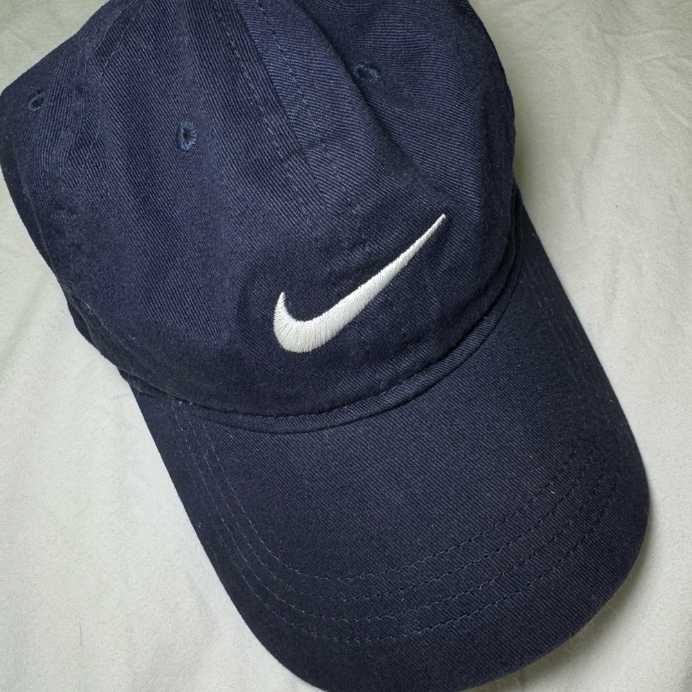NWOT - NIKE Child Baseball Cap Dark Blue with white Logo - Picture 5 of 5
